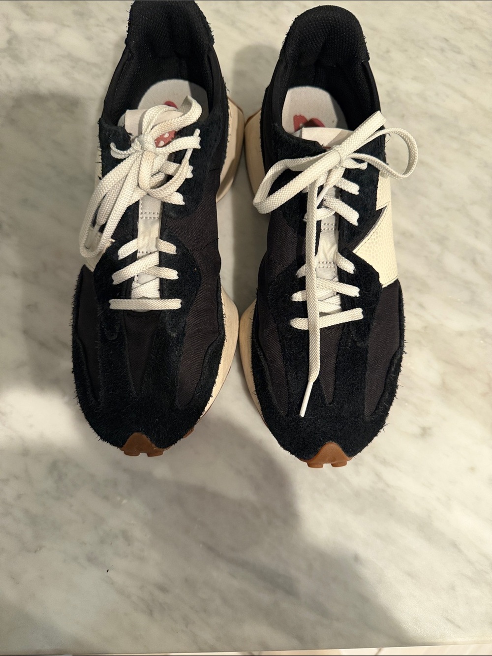 New Balance 327 Women’s 9 - Picture 4 of 15